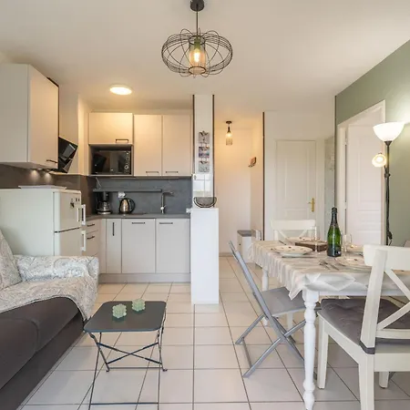 Apartment Jardins De Pontaillac-5 By Interhome *